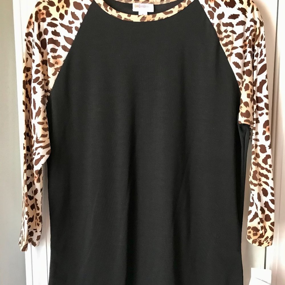 LuLaRoe Randy T - NWT